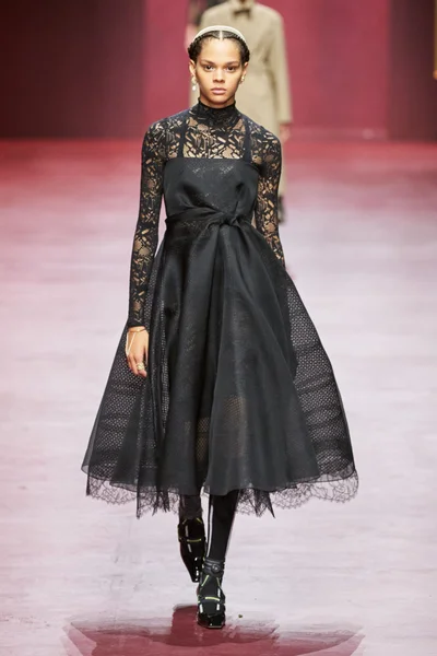 Look 32